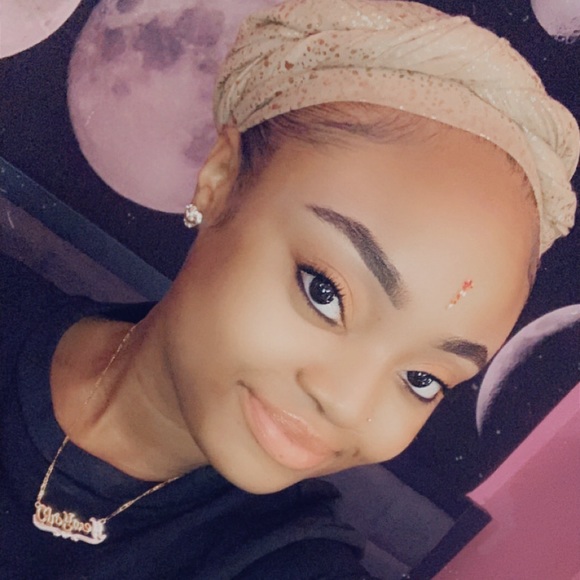 Meet your Posher, Janay - Picture 1 of 1